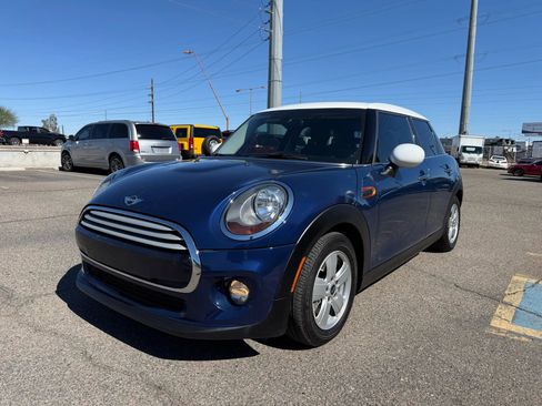 Used 2015 MINI Cooper 4-Door Hardtop image 4