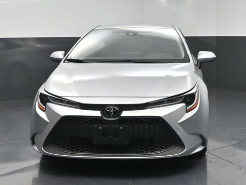 Used 2022 Toyota Corolla LE FWD image 19