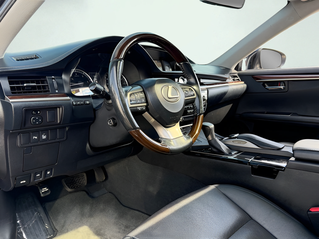Used 2016 Lexus ES 350 w/ Navigation System Package FWD image 34