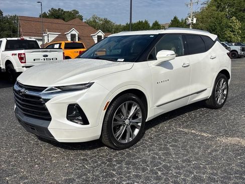 Used 2020 Chevrolet Blazer Premier w/ Driver Confidence II Package FWD image 3