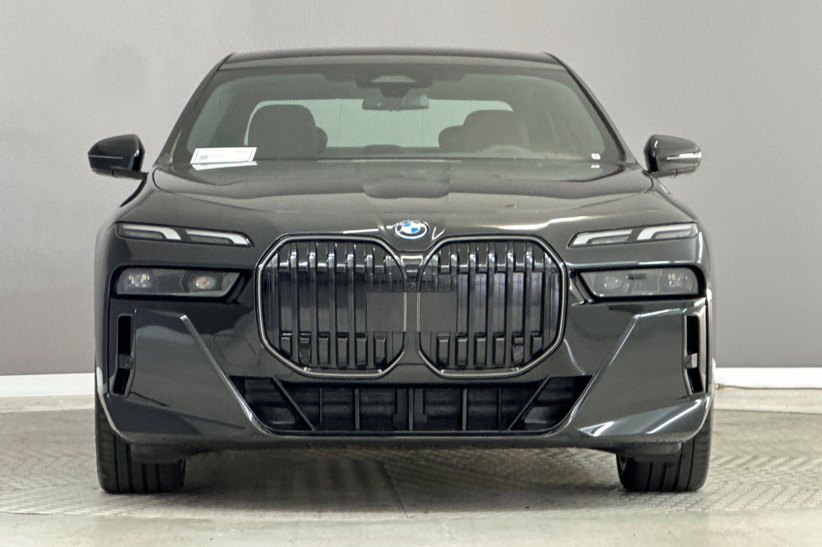 New 2026 BMW 750e xDrive w/ Premium Package AWD/4WD image 6