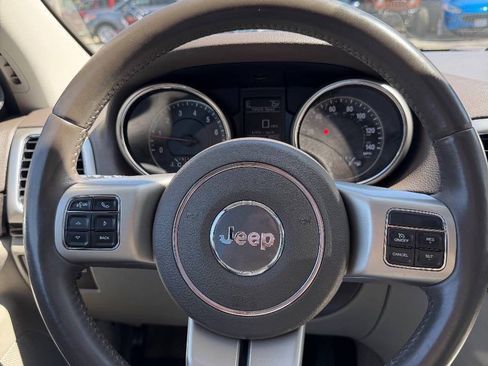 Used 2012 Jeep Grand Cherokee Laredo AWD/4WD image 23