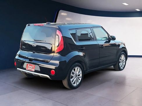 Used 2018 Kia Soul + FWD image 5