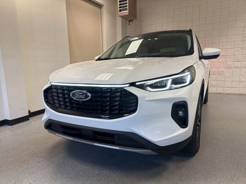 New 2025 Ford Escape SE w/ PHEV Premium Package image 12