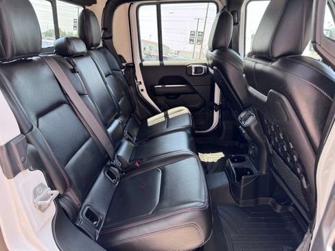 Used 2021 Jeep Gladiator Rubicon w/ Dual Top Group AWD/4WD image 29