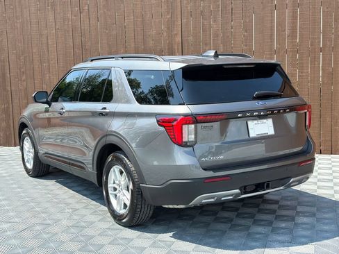 Used 2026 Ford Explorer Active w/ Active Comfort Package RWD image 18