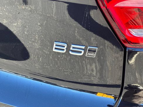 Used 2023 Volvo XC40 B5 Plus w/ Protection Package Premier AWD/4WD image 13