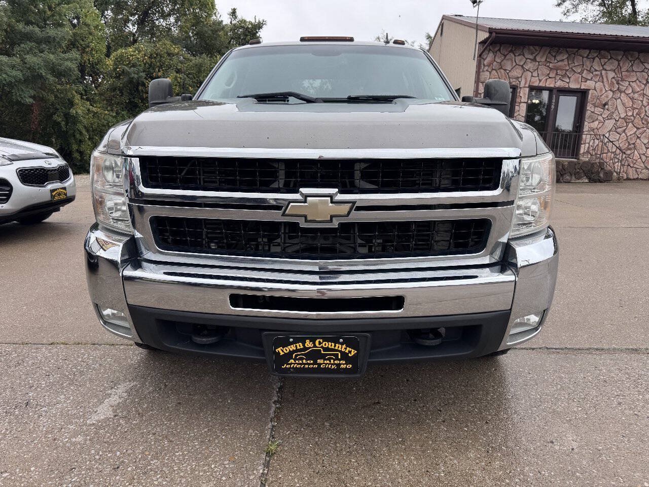 Used 2007 Chevrolet Silverado 2500 LT w/ 1LT Convenience Package AWD/4WD image 2