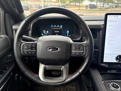 Used 2023 Ford Expedition Limited AWD/4WD image 12