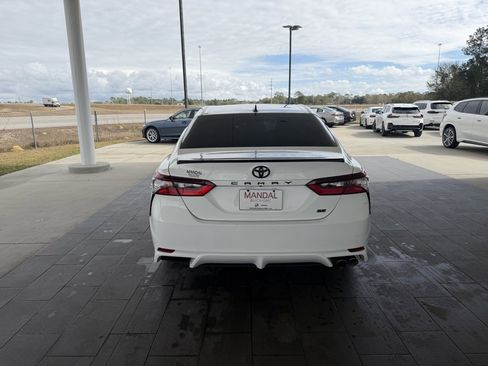 Used 2023 Toyota Camry SE image 6