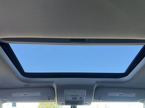 Used 2018 Chevrolet Silverado 1500 LTZ image 32