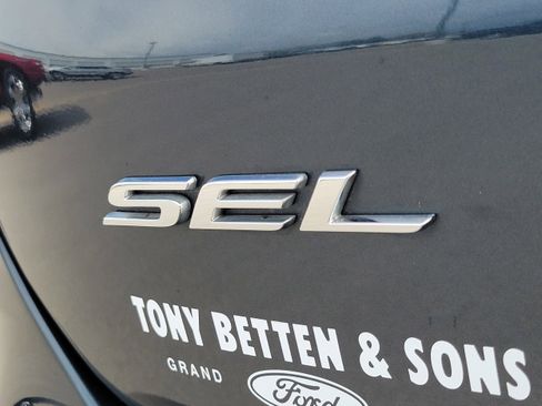 Used 2023 Ford Edge SEL AWD/4WD image 7