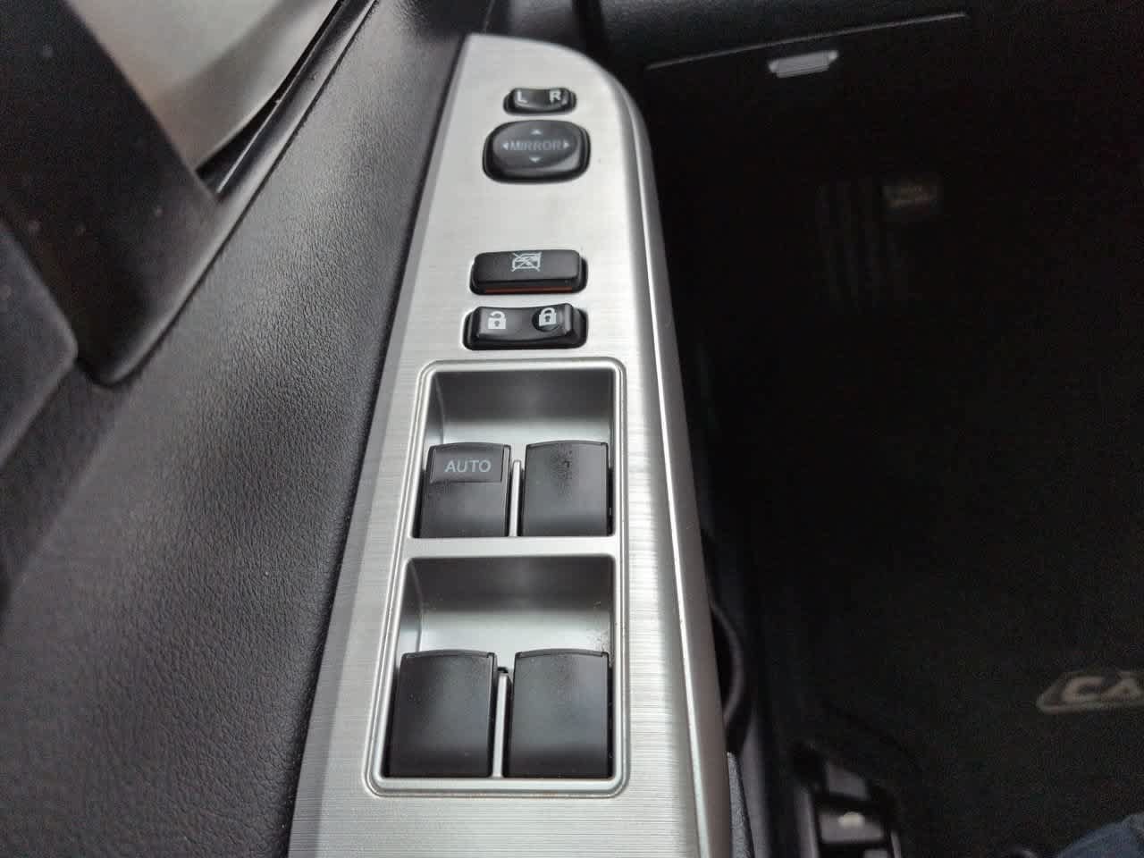Used 2014 Toyota Camry SE FWD image 21