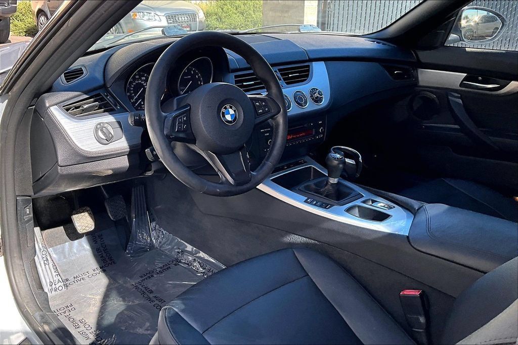 Used 2011 BMW Z4 sDrive35i RWD image 18