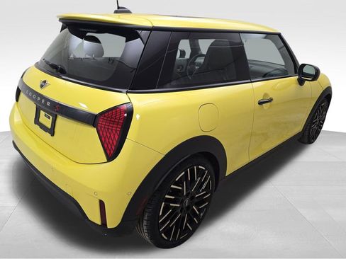 Certified 2025 MINI Cooper S image 9