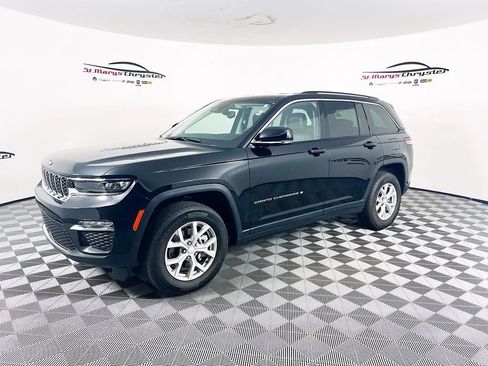 Used 2023 Jeep Grand Cherokee Limited AWD/4WD image 4