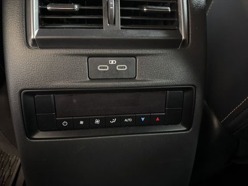 Used 2024 MAZDA CX-90 3.3 Turbo S w/ Premium Package image 17