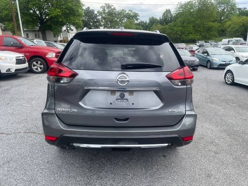 Used 2018 Nissan Rogue SV AWD/4WD image 7