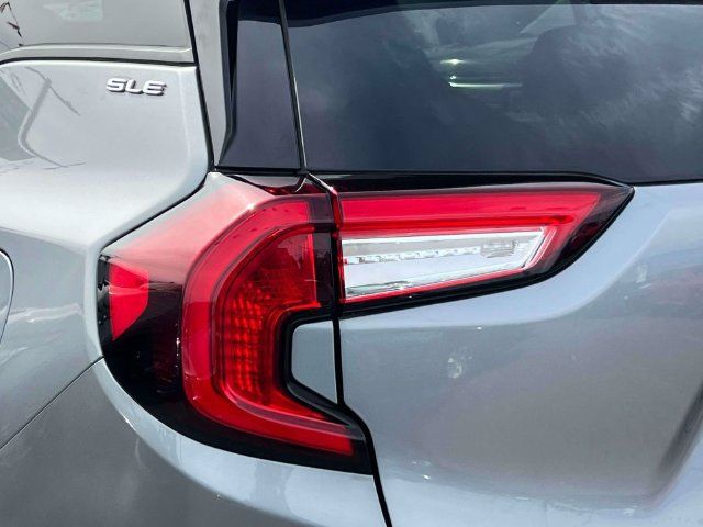 Used 2024 GMC Terrain SLE w/ Driver Convenience Package AWD/4WD image 12