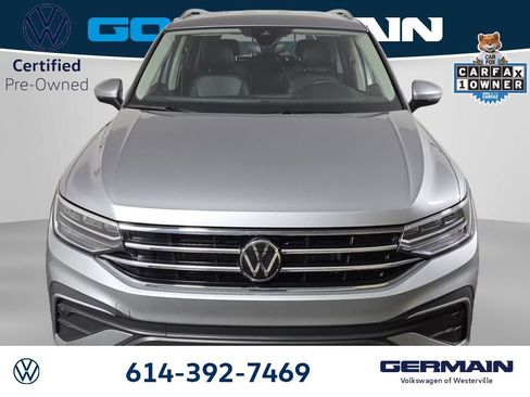 Certified 2024 Volkswagen Tiguan SE image 3