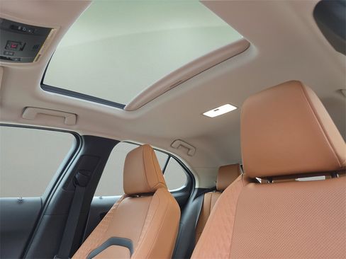 Used 2022 Lexus UX 250h w/ Premium Package image 21