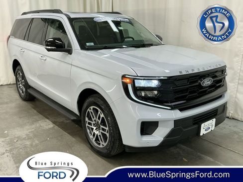 New 2026 Ford Expedition Active image 1