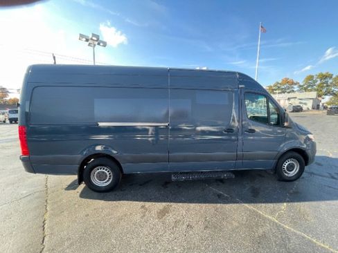 Used 2019 Mercedes-Benz Sprinter 170 image 9