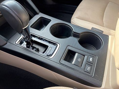 Used 2019 Subaru Outback 3.6R Limited w/ Popular Package #2 image 21