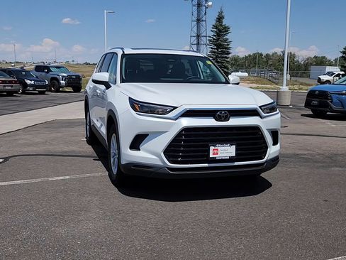 Certified 2025 Toyota Grand Highlander AWD image 4