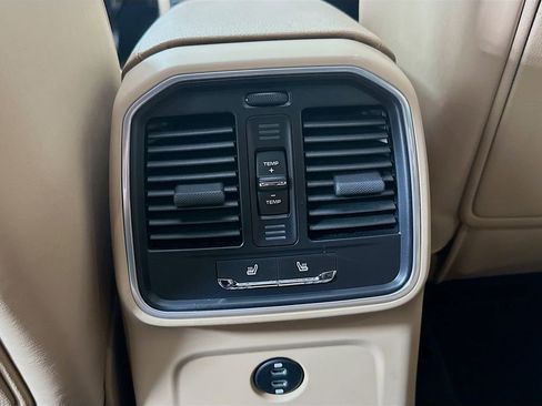 Certified 2023 Porsche Macan image 27