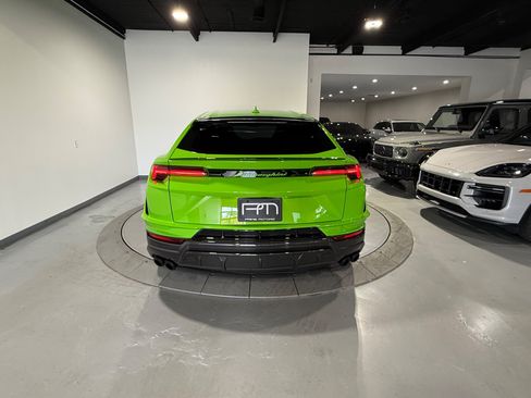 Used 2024 Lamborghini Urus Performante AWD/4WD image 28