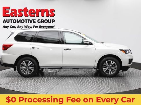 Used 2020 Nissan Pathfinder SL AWD/4WD image 4