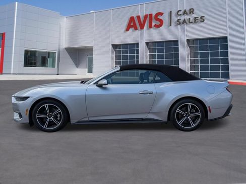 Used 2025 Ford Mustang Premium RWD image 10