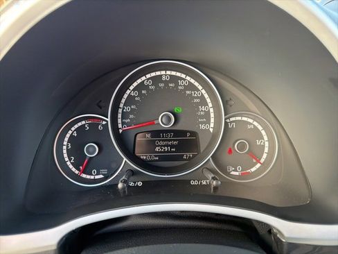 Used 2015 Volkswagen Beetle TDI image 28