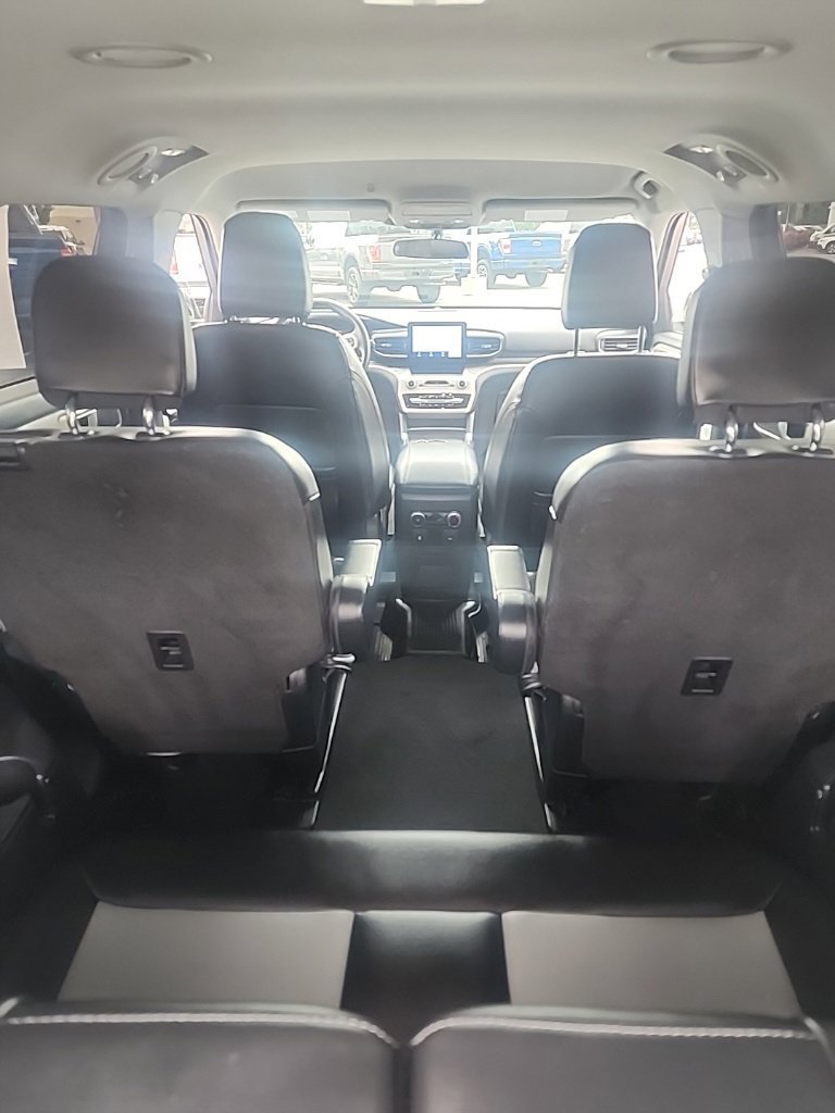 Used 2023 Ford Explorer XLT w/ Equipment Group 202A AWD/4WD image 14