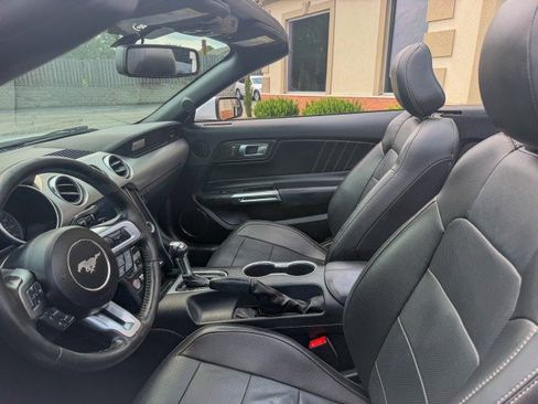 Used 2019 Ford Mustang Premium RWD image 5