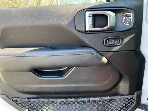 Used 2023 Jeep Wrangler Unlimited Sahara w/ Cold Weather Group image 23