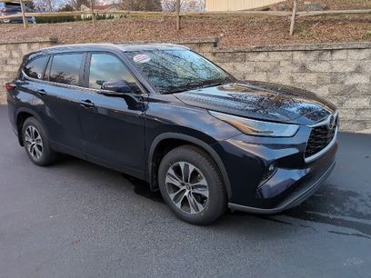 Used 2023 Toyota Highlander XLE