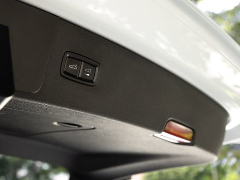 Certified 2023 Porsche Cayenne Turbo AWD/4WD image 31