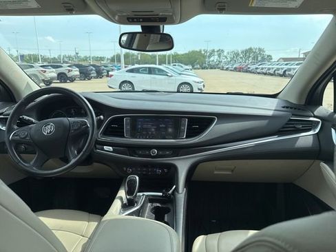 Used 2020 Buick Enclave Essence image 22