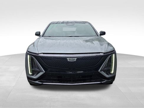 Used 2024 Cadillac Lyriq Sport RWD image 2