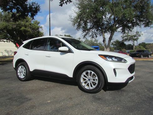 Used 2020 Ford Escape SE image 14