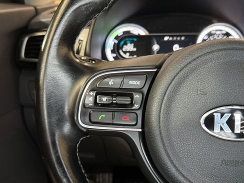 Used 2017 Kia Niro EX FWD image 26