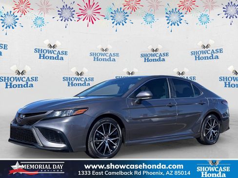 Used 2021 Toyota Camry SE w/ Convenience Package FWD image 1