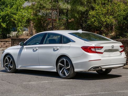 Used 2018 Honda Accord Sport image 8