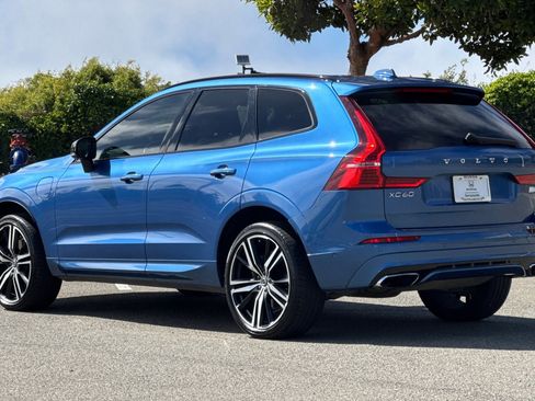 Used 2021 Volvo XC60 T8 R-Design w/ Advanced Package AWD/4WD image 3