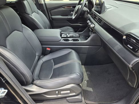 Certified 2023 Honda Pilot Touring image 17