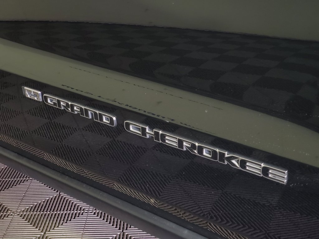 Used 2022 Jeep Grand Cherokee Limited AWD/4WD image 35