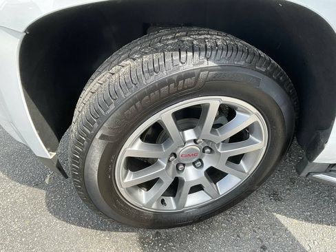 Used 2018 GMC Yukon Denali RWD image 24