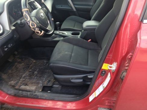 Used 2017 Toyota RAV4 XLE image 14